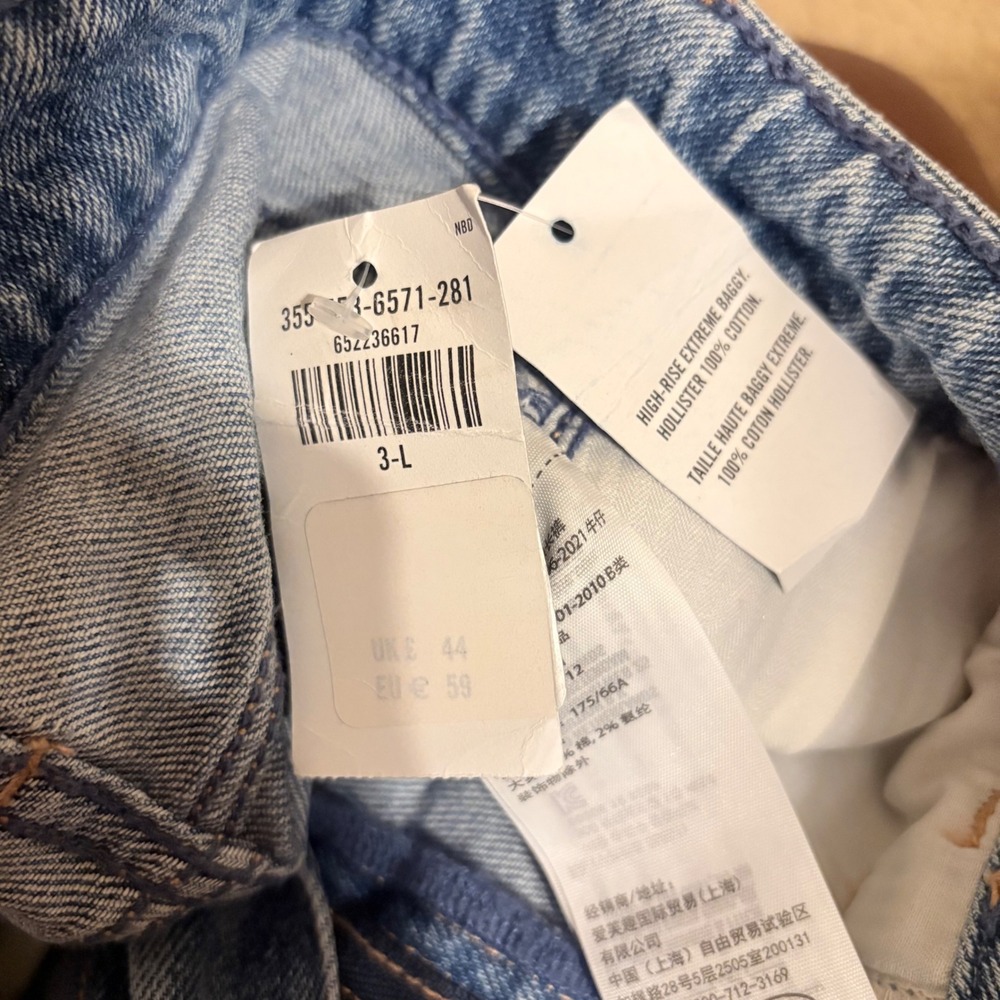 Hollister High-Rise Extreme Baggy Distressed Light Wash Jeans W26 L32 - Picture 6 of 16